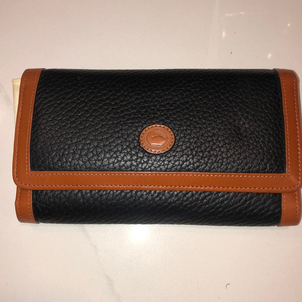 Dooney and Bourke wallet